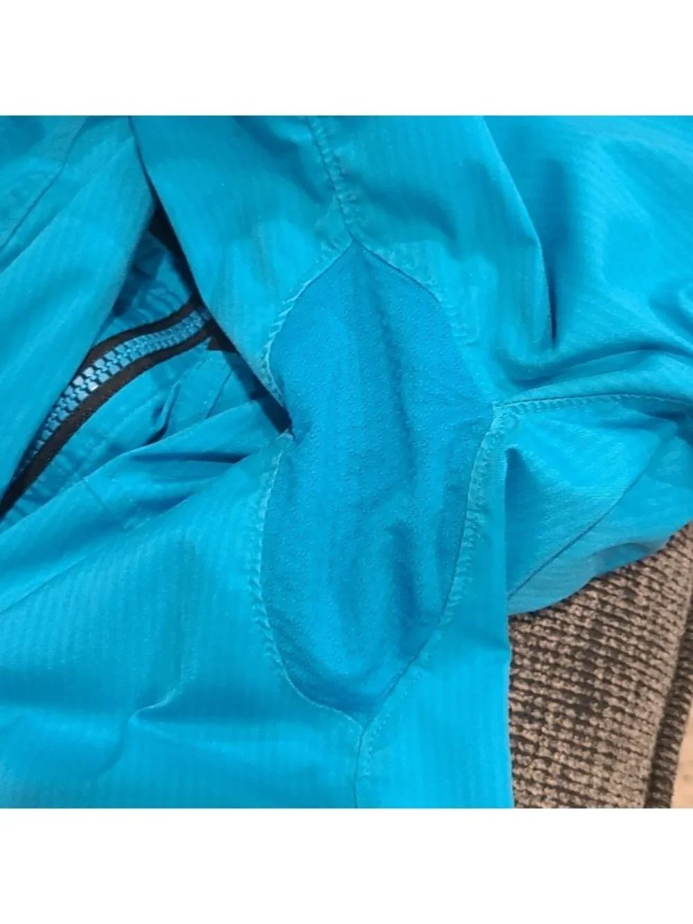 Rare LULULEMON Vintage Wind Rain Hoodie Shirred Shoulder Pleated Back